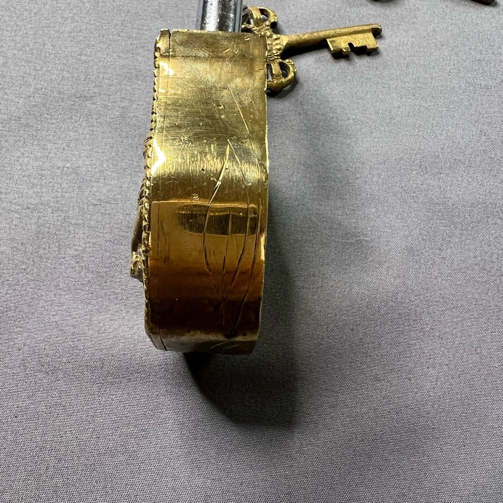 Vintage Solid Brass Indian Padlock w/ Keys – Hindu Motif – Heavy Decorative Lock - Picture 7 of 11